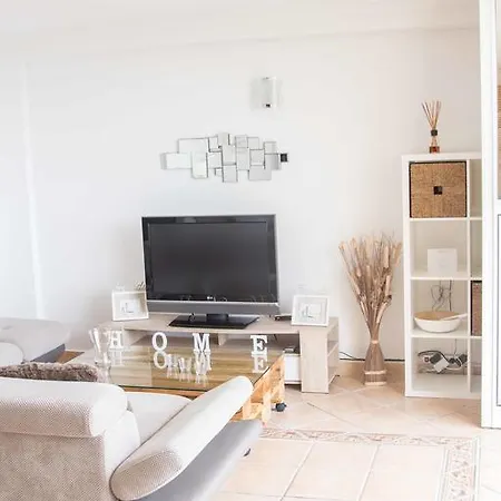 Njoylife - Two Bed Cozy - Beach Time! *